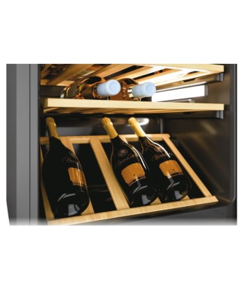 Veinikülmik Candy CWC 200 EELW/NF Energy efficiency class G Free standing Bottles capacity 81 Black